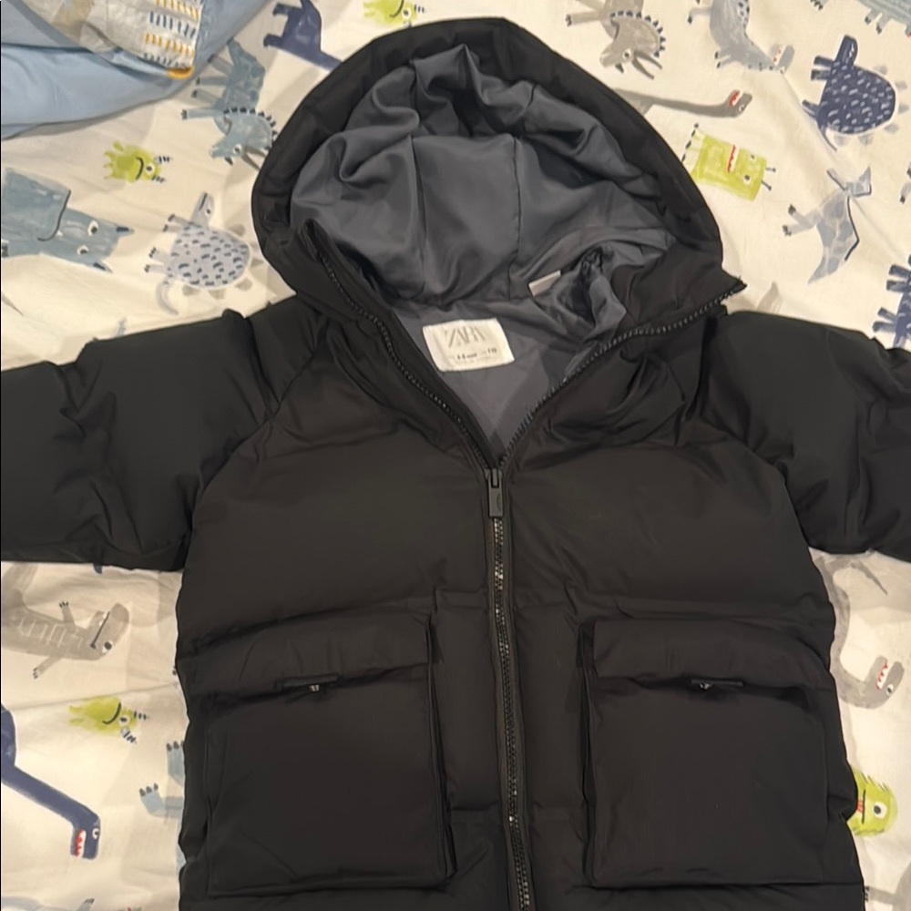 Zara Black Puffer Jacket with Hood and Quilted Design